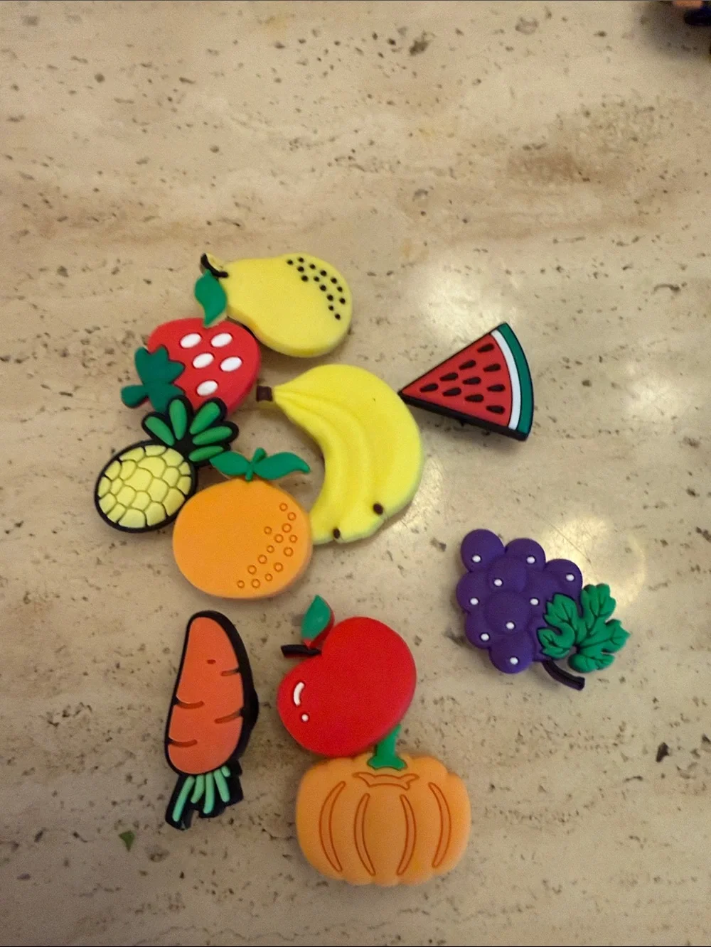 100 crocs charms